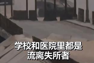 当C罗说“击败哈兰德”时，哈兰德的表情是这样的